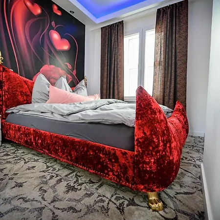 Little Suite-2